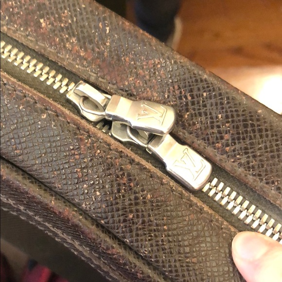 Authentic VINTAGE Men’s LV Messenger Bag! - Picture 3 of 5